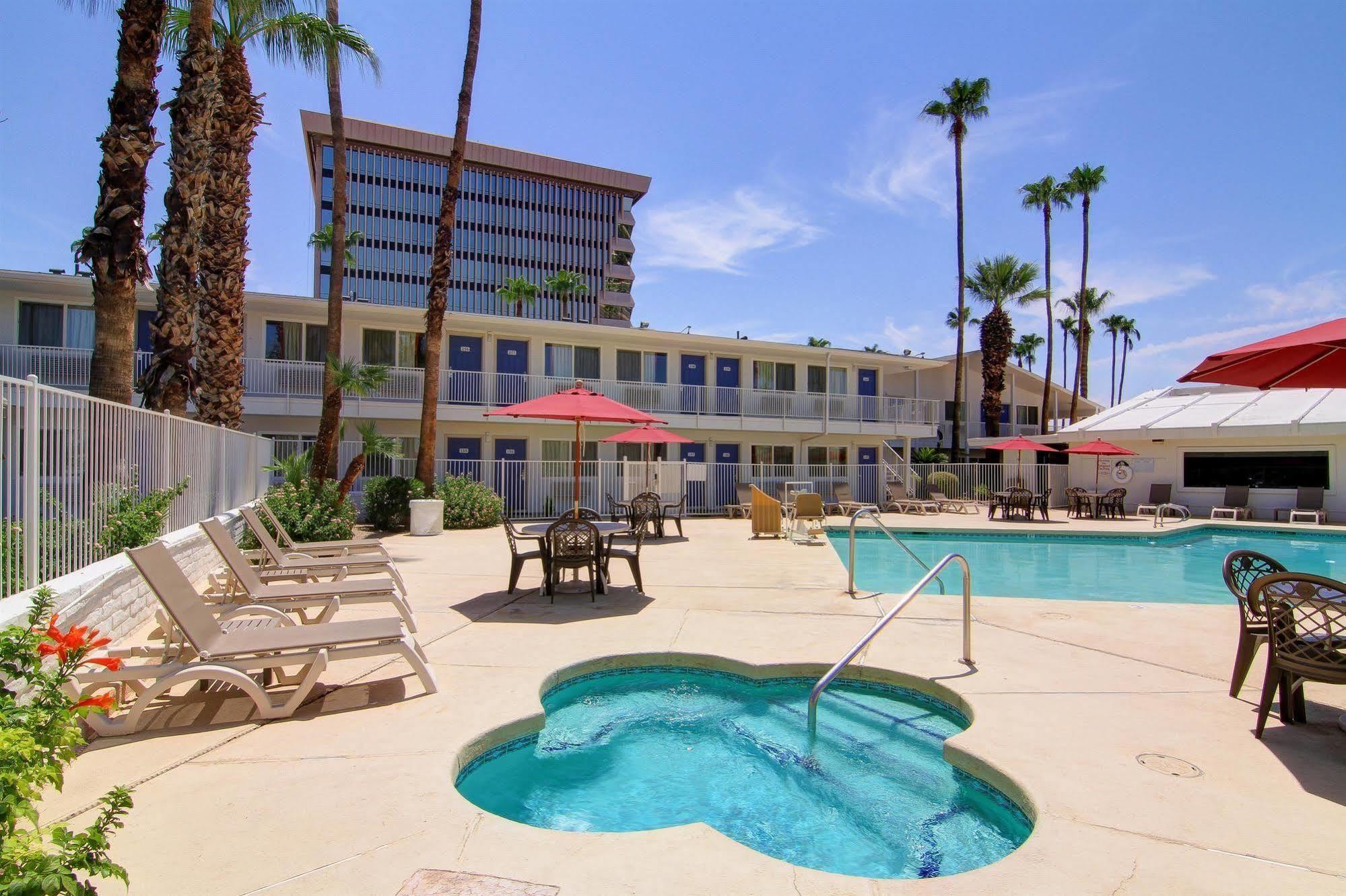 Motel 6 Old Town Scottsdale Fashion Square Exterior foto